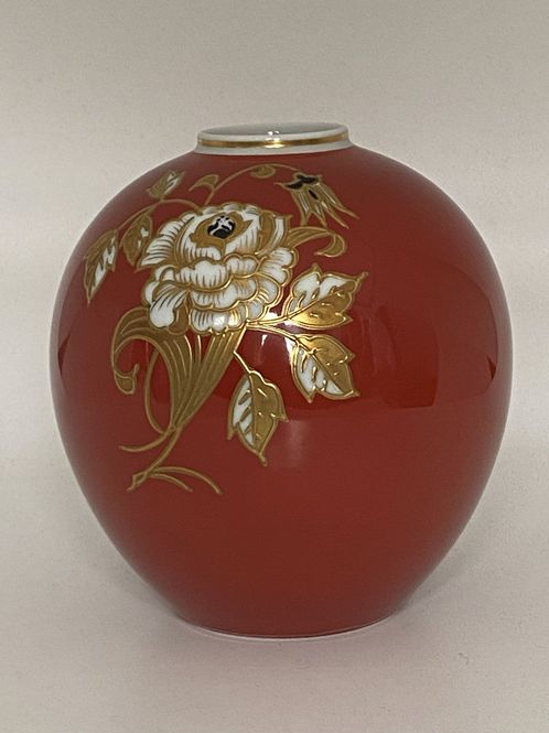 Main Image Vintage Wallendorf vase 
