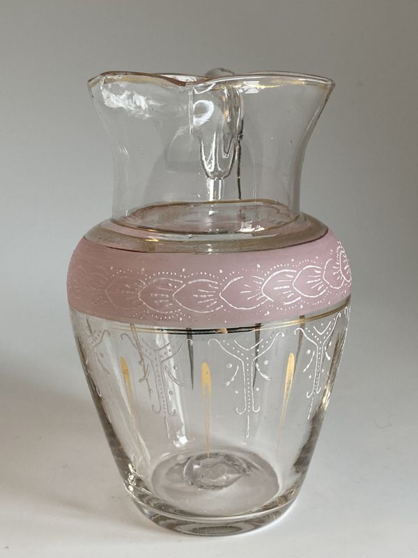 Antikk glassmugge med emaljedekor 