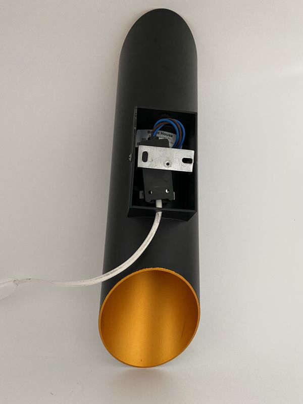 Elegant sylinderformet vegglampe 