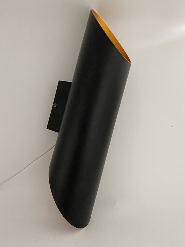 Elegant sylinderformet vegglampe 